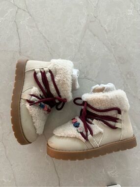 Zara Kids Cream Faux-Fur Winter Boots with Burgundy Laces